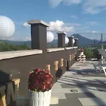 House White Hill 아파트