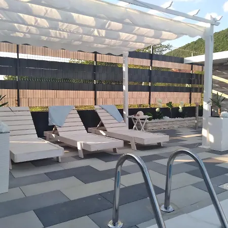 House White Hill Apartman