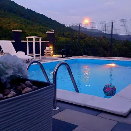 Apartman House White Hill