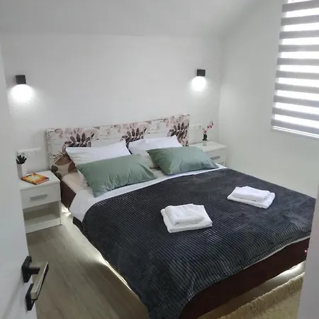 House White Hill * Bihać