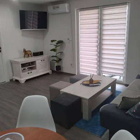 House White Hill Apartman *