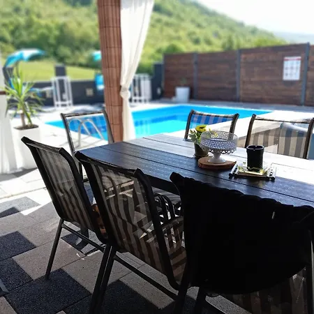 House White Hill * Bihac