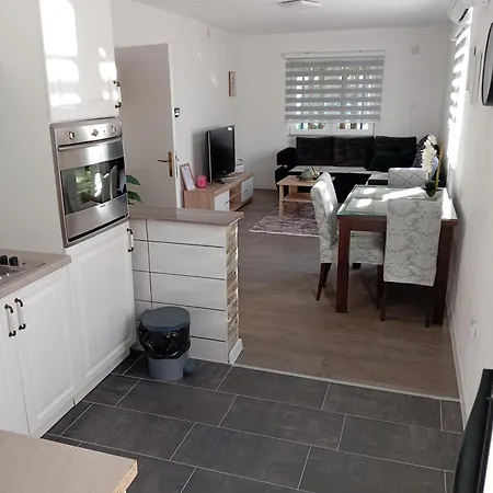 House White Hill Apartment Bihac