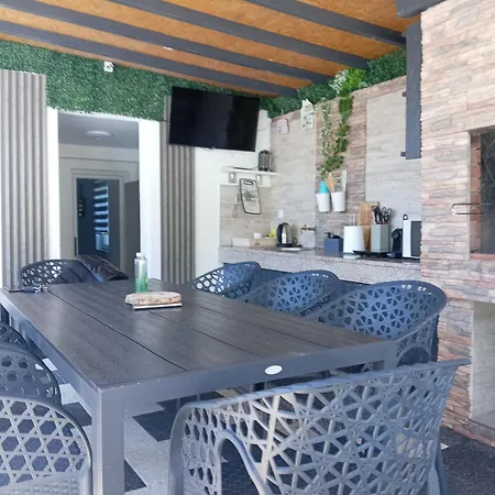 House White Hill Apartman *