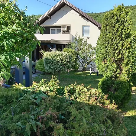 House White Hill Apartment Bihac